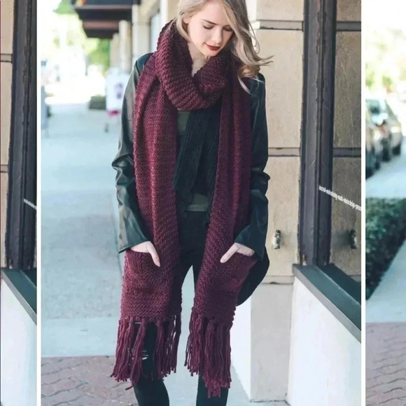 Sangria Pocketed Tassel Scarf - Picture 3 of 5